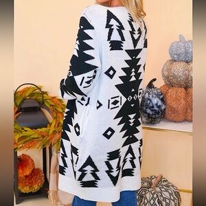 Stylish Black and White AztecPattern Cardigan